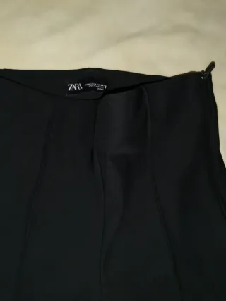 Pantalón flare Zara negro