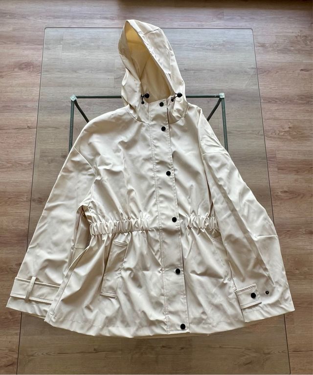 Campera impermeable Mujer Beige Talla M Nueva