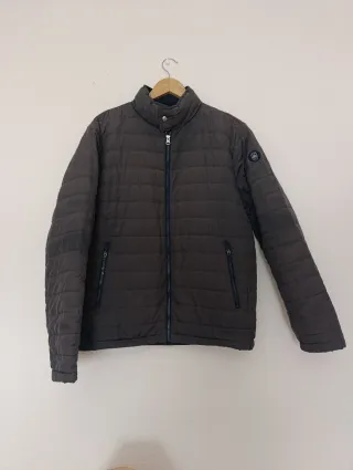 Cazadora acolchada caballero gris y azul