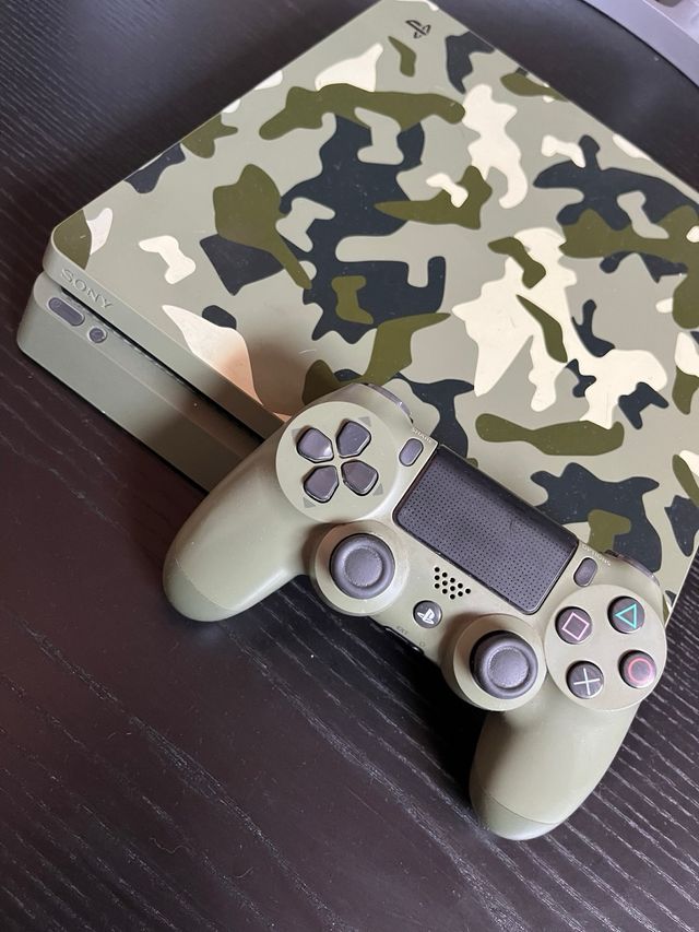 PS4 Slim Camuflaje + Mando + Cable Corriente