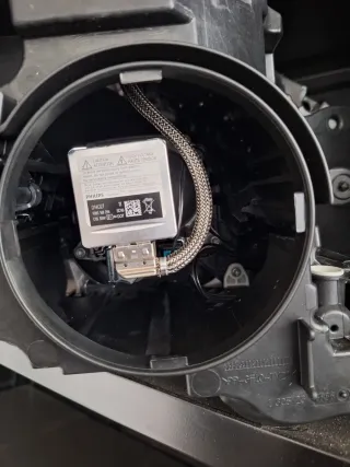 Faro Mercedes A2468200139