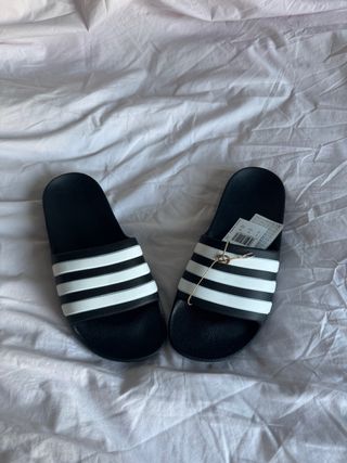 Chanclas Adidas Adilette Negro Blanco