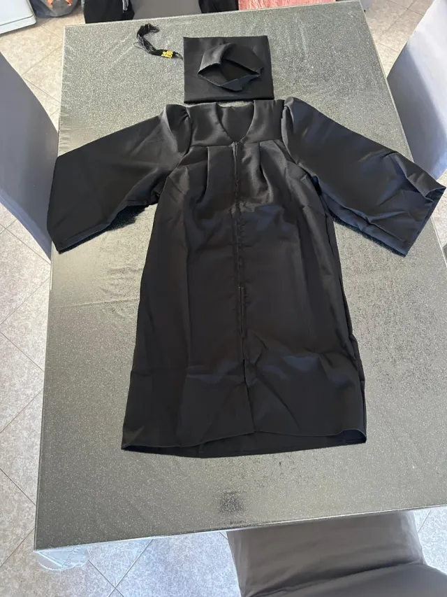 Toga laurea bimbo/a 10-12 anni + cappello