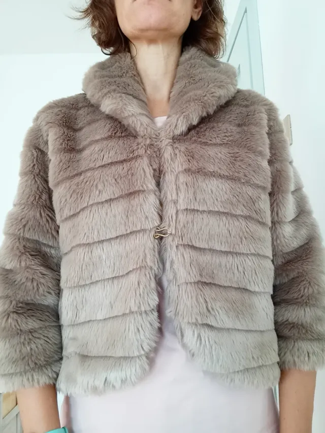 Giacca pelliccia ecologica corta