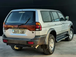 Mitsubishi Montero 2003