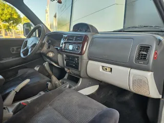 Mitsubishi Montero 2003