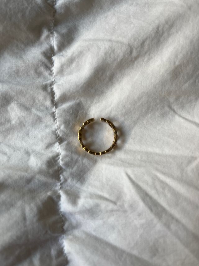 Anillo CH Ajustable Dorado