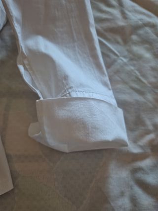 Blusa blanca botones fantasía de manga larga