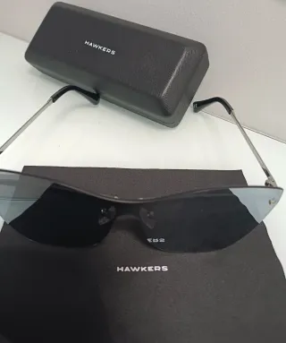 Gafas de sol Hawkers negras y plateadas