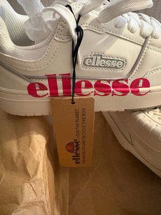 Scarpe da ginnastica Ellesse bianche e rosa