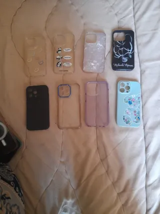 Custodie assortite per iPhone 13 pro