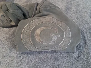 Felpa con cappuccio Guess grigia