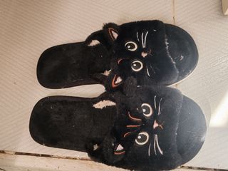 Zapatillas de gato negras