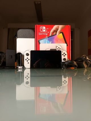 Nintendo Switch OLED bianco