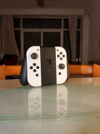 Nintendo Switch OLED bianco