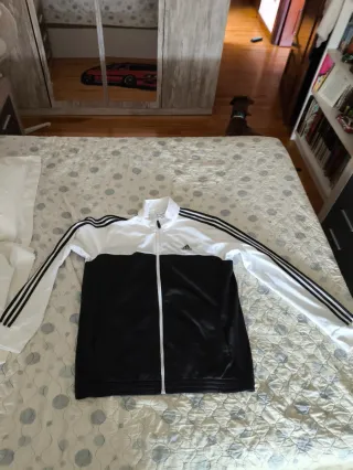 Chaqueta Adidas Blanca y Negra