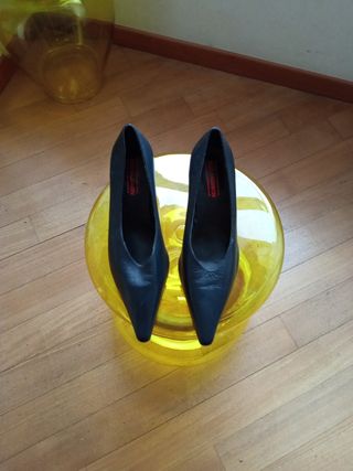 Eleganti scarpe donna con tacco  nere