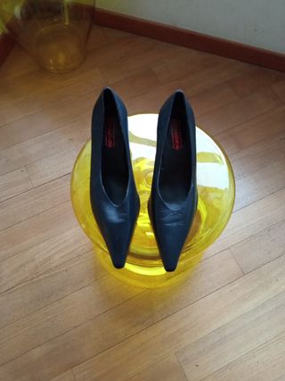 Eleganti scarpe donna con tacco  nere