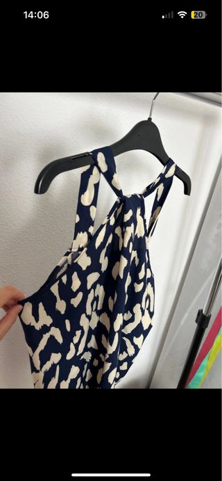 Blusa halter azul marino con estampado