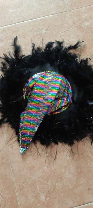 Sombrero de disfraz con lentejuelas y plumas niños