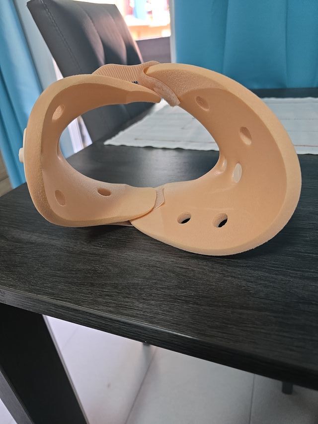 Collarín cervical rigido