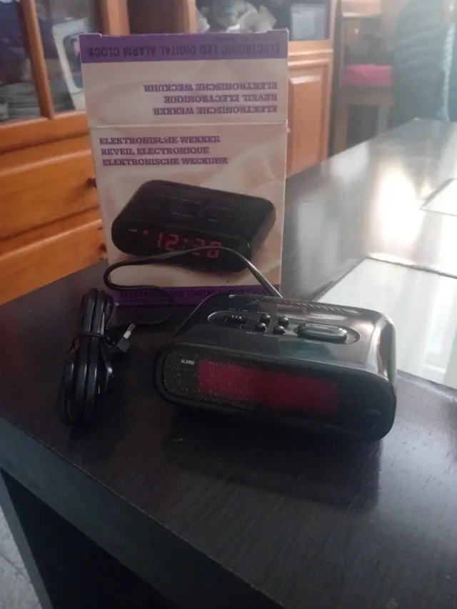 Radio Despertador Digital LED