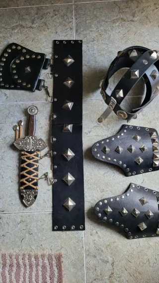 Accesorios Medievales Vikingos Cuero Tachuelas
