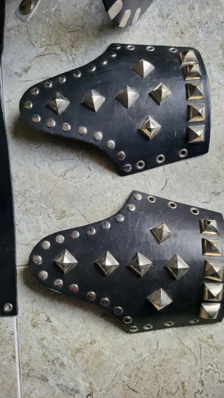 Accesorios Medievales Vikingos Cuero Tachuelas