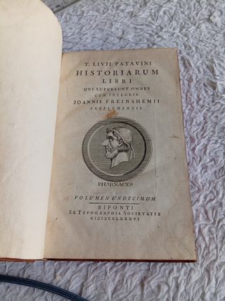 Libro antiguo de historia romana de 1786