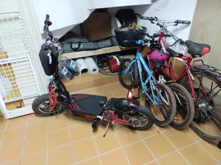 Patinete Eléctrico Rojo y Negro, 2000w.Litio
