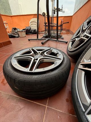 "Ruedas Mercedes AMG 18" - ¡Estado impecable!