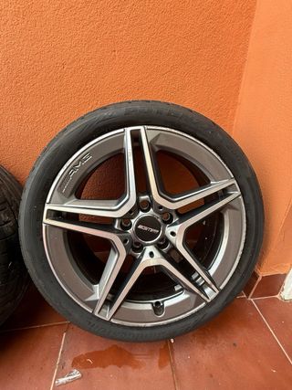 "Ruedas Mercedes AMG 18" - ¡Estado impecable!