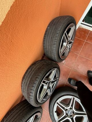 "Ruedas Mercedes AMG 18" - ¡Estado impecable!