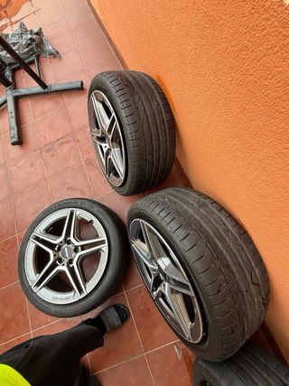 "Ruedas Mercedes AMG 18" - ¡Estado impecable!