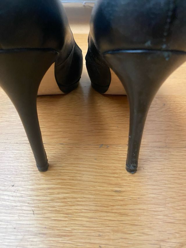 Zapatos de tacón negros Victorio Luccino