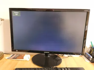 Componentes pc y Monitor Samsung S24D300