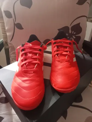Zapatillas Adidas Goletto TF Jnr Naranja y blanco.
