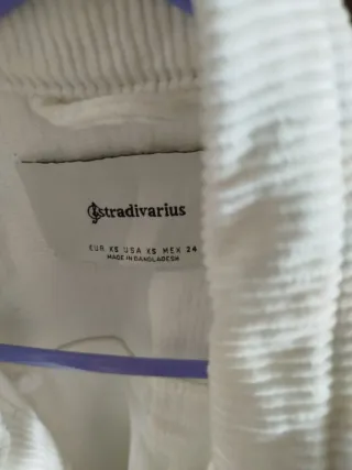 Cazadora Stradivarius Blanca Talla M