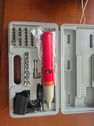 Destornillador Eléctrico con Accesorios
