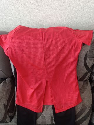 Conjunto deportivo Adidas rojo y negro