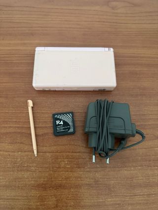Nintendo DS Lite Rosa + Accesorios