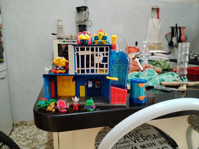 Super Things Comisaría