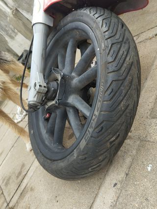 Rueda Delantera Piaggio Liberty 125-150
