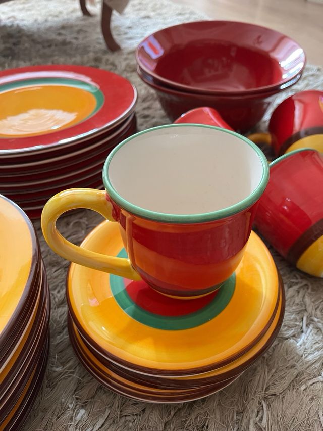 Vajilla de loza colorida 8 comensales