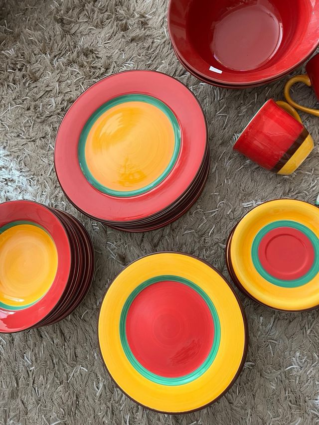 Vajilla de loza colorida 8 comensales