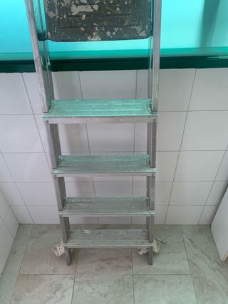 Escalera aluminio 6 peldaños