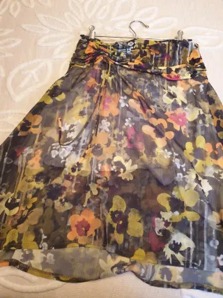 Falda vaporosa estampada floral