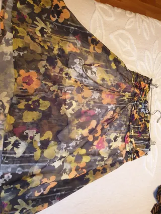 Falda vaporosa estampada floral