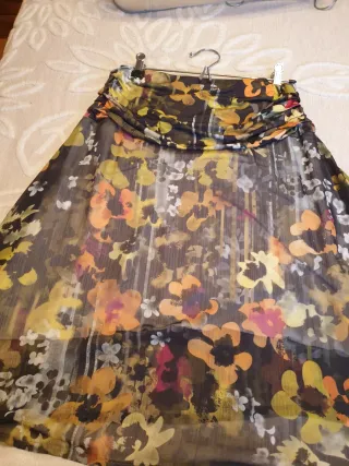 Falda vaporosa estampada floral
