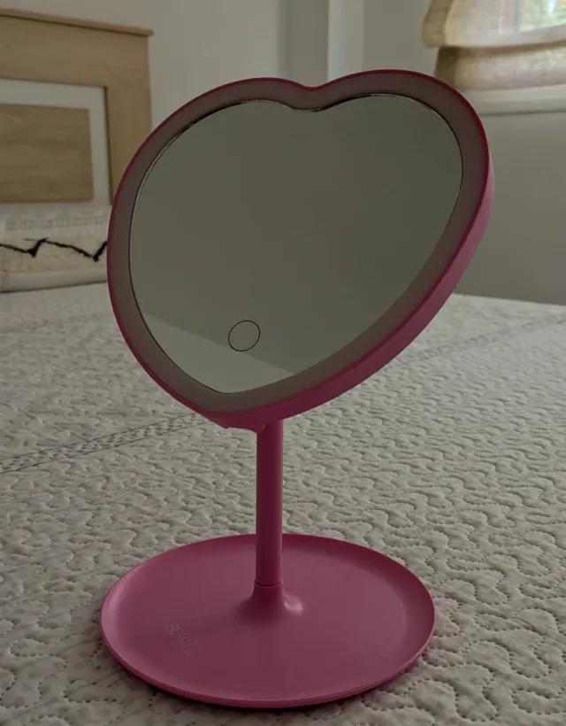 Espejo de Maquillaje Corazón Rosa LED